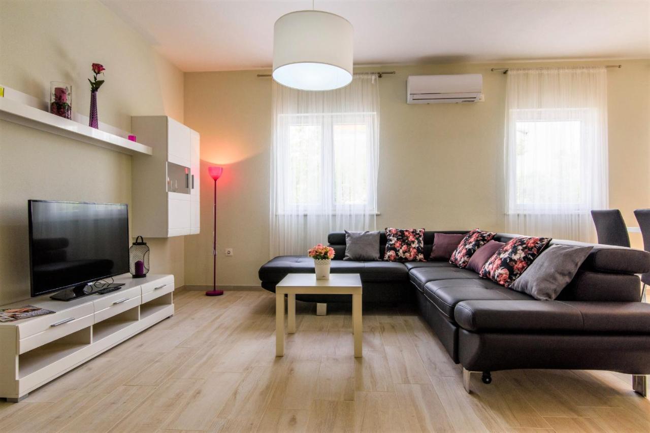 Vila Rozarija Trogir Luaran gambar