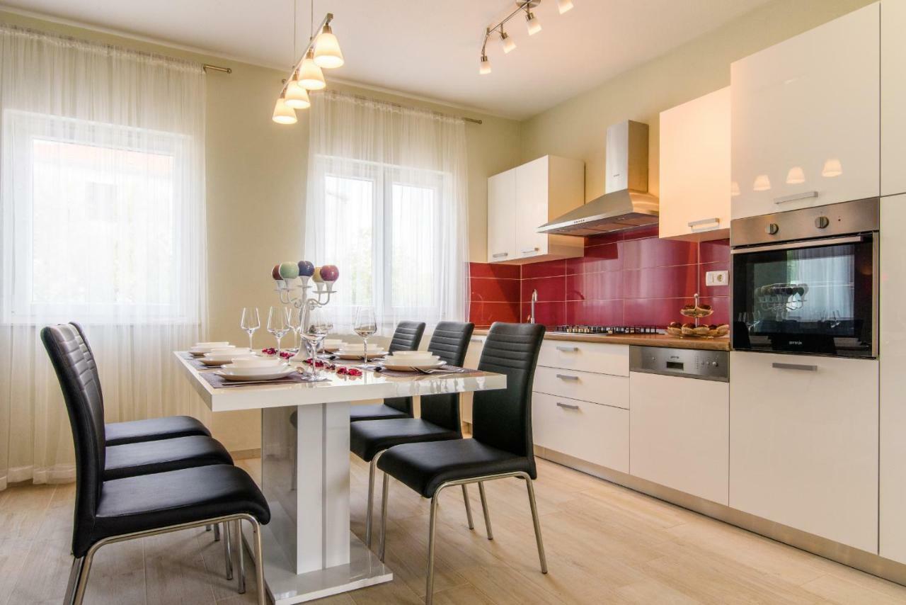 Vila Rozarija Trogir Luaran gambar